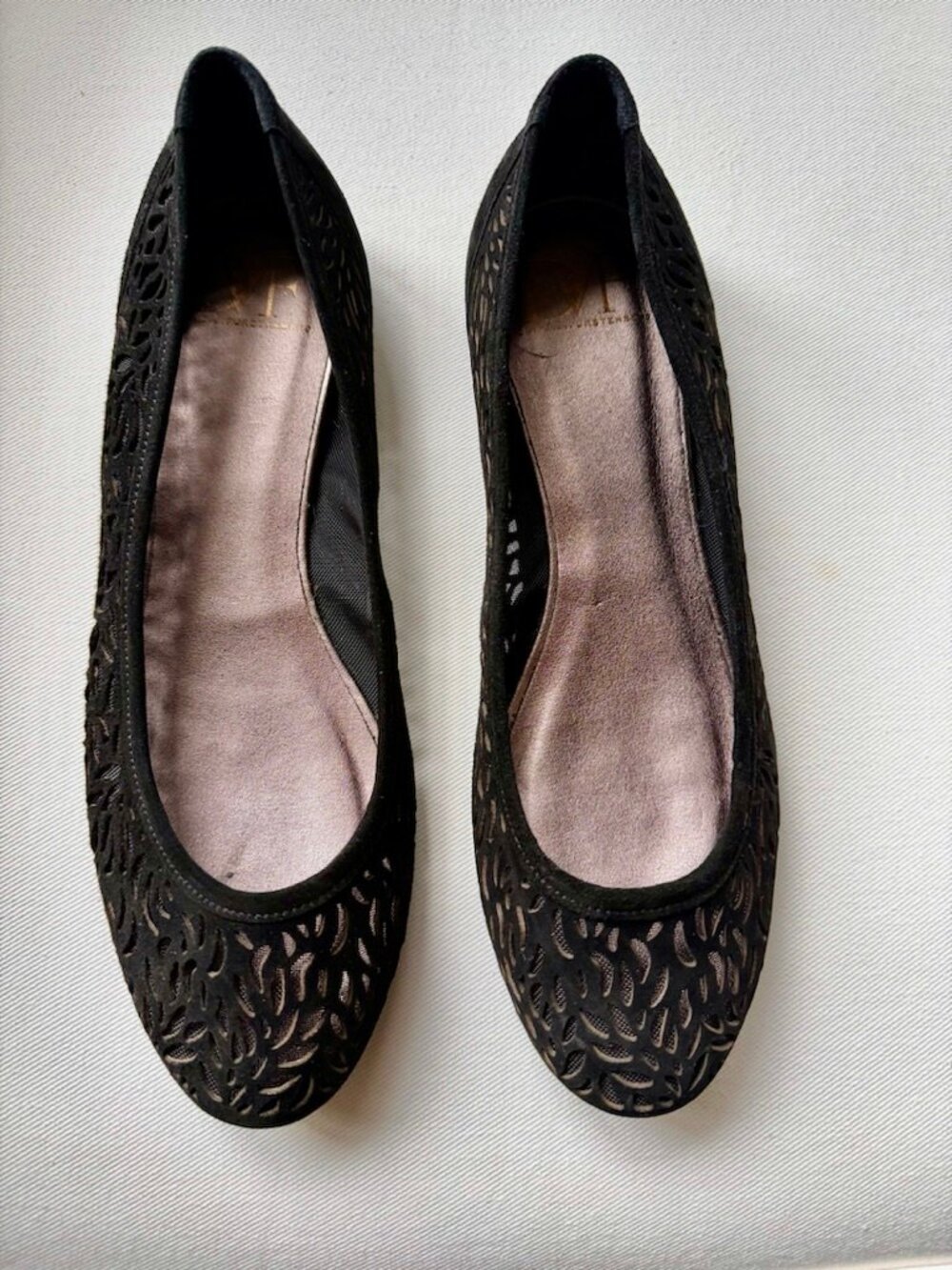 DVF Harlow Suede Laser Cut Ballet Flats – Black – Very Good - Size 9 - $30